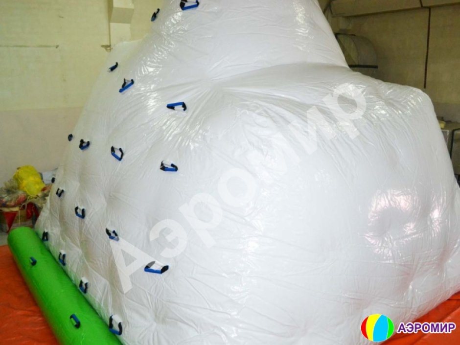 Надувная водная горка скала