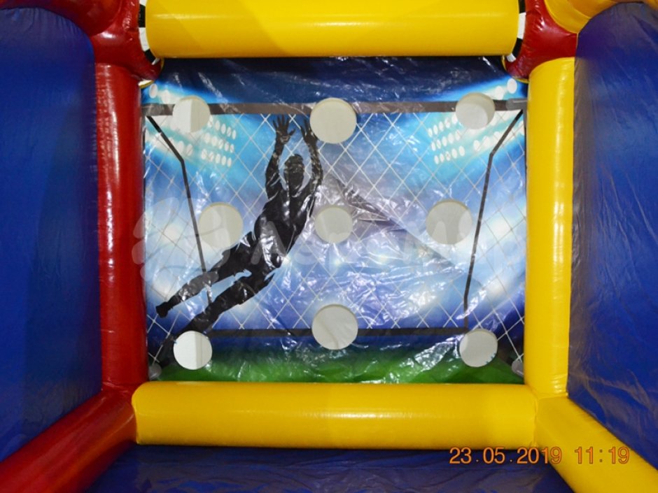 Двойной удар — футбольный аттракцион на два участника