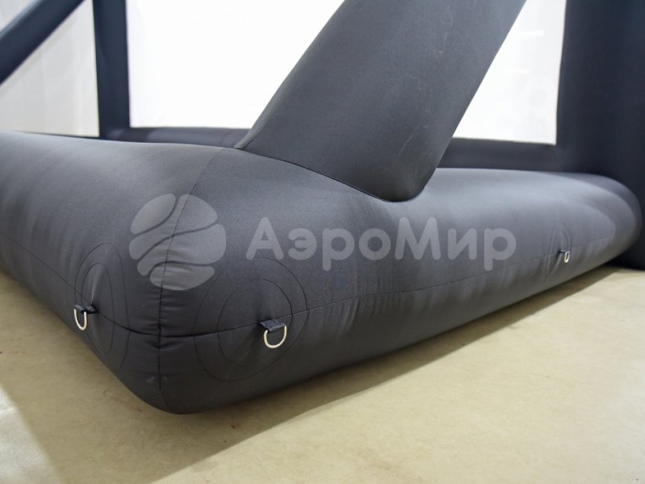 Надувной экран на опорах