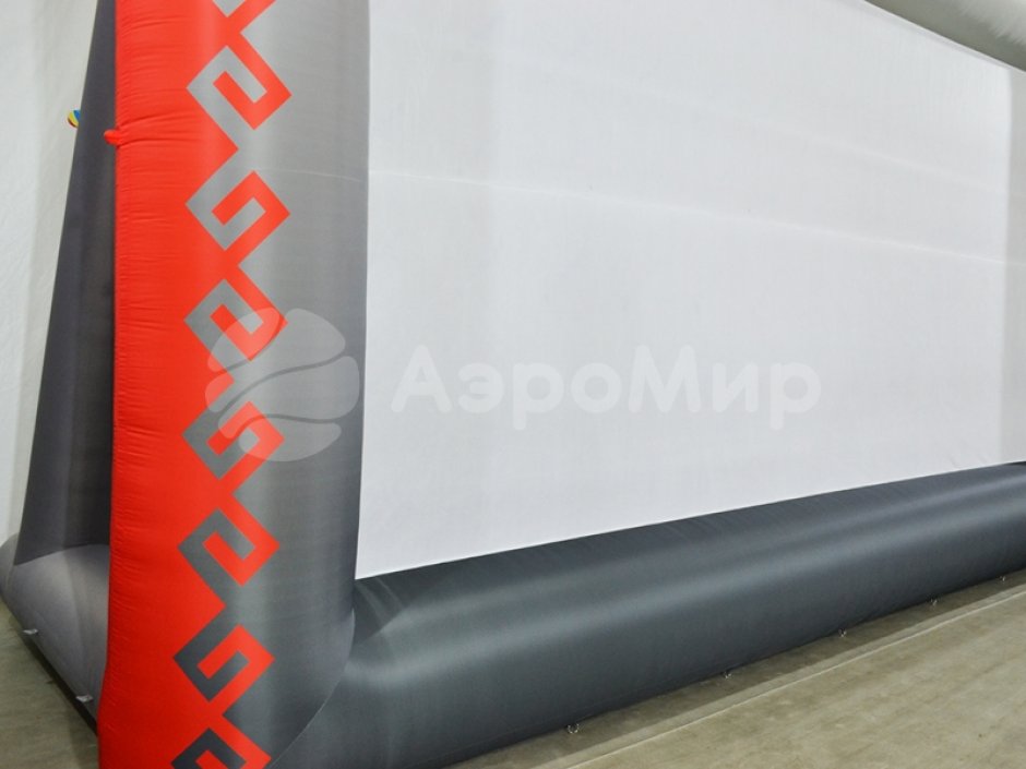 Надувной экран на опорах