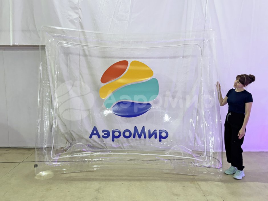 Прозрачный билборд с печатью логотипа компании