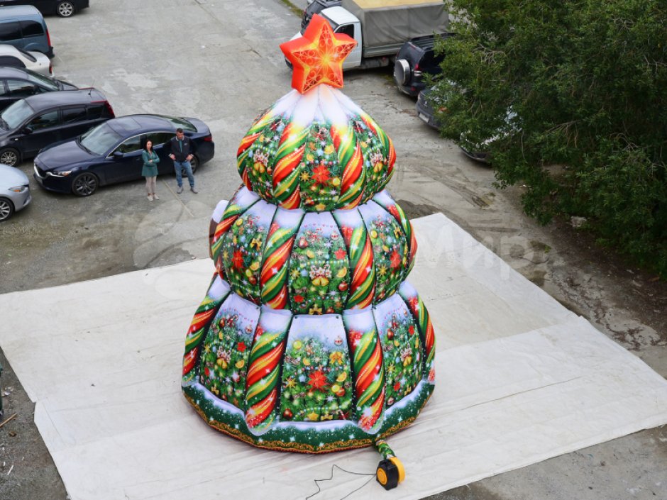 Ёлка дом — новогодняя надувная конструкция с фото зоной внутри