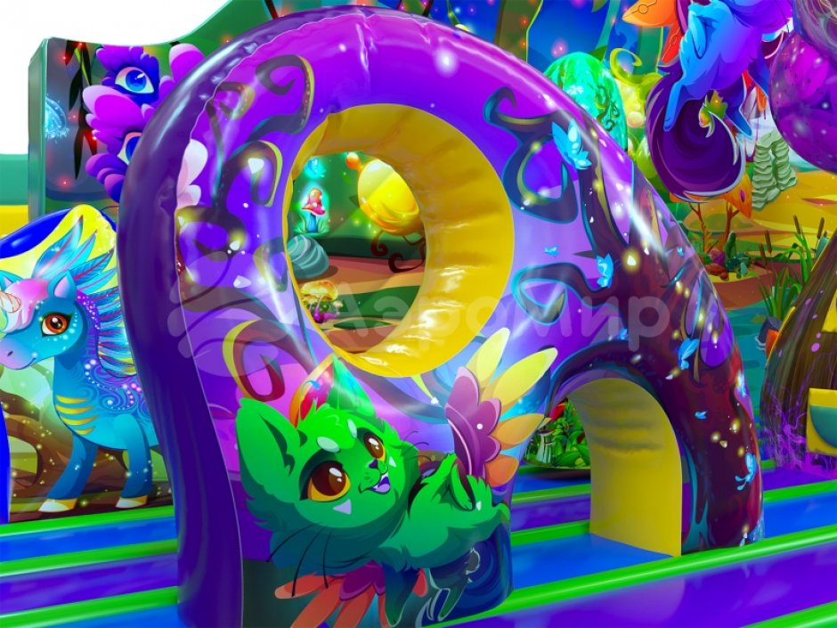 Большая фантазия — надувной батут площадью 110 м²