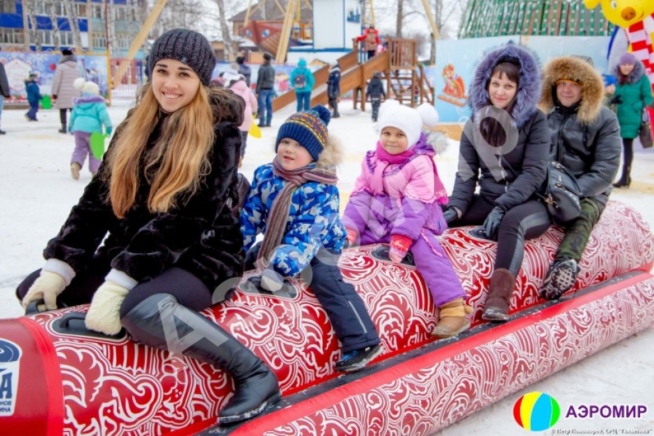 Банан надувной зимний — аттракцион банан-сани на 3, 4 или 5 мест