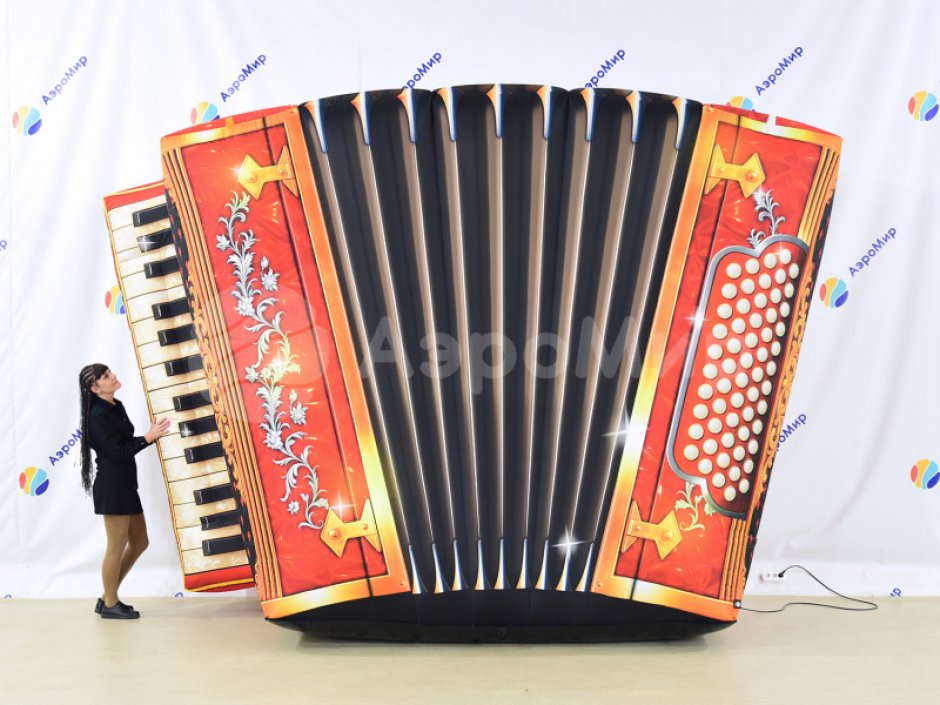 Надувная гармонь — большая фигура-декорация на праздник