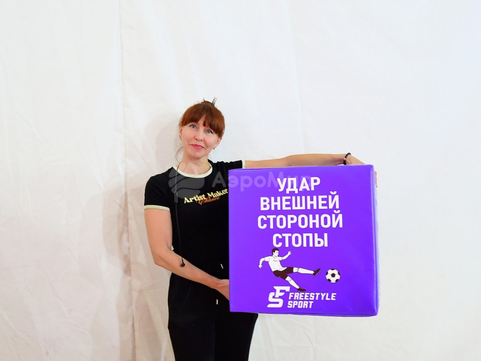 Кости игра на праздник с логотипом