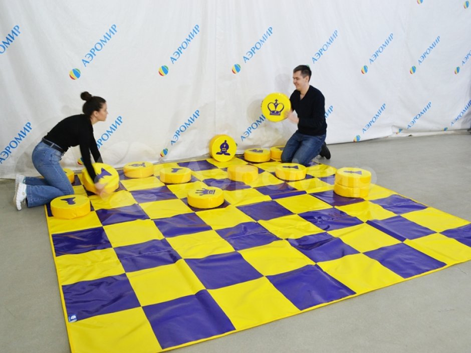 Гигантские шахматы — 32 фигуры