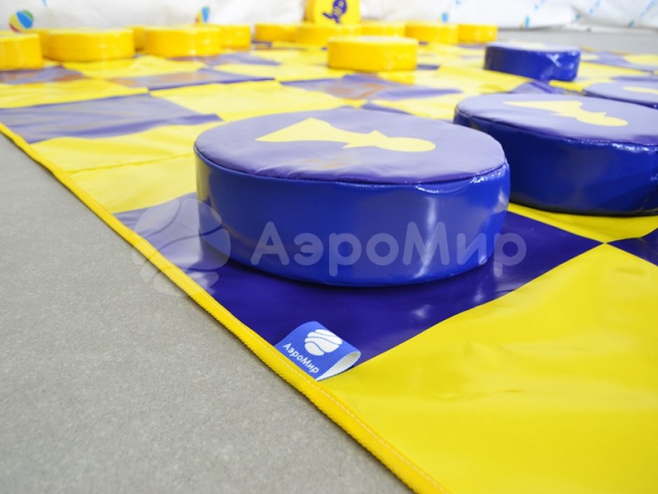 Гигантские шахматы — 32 фигуры