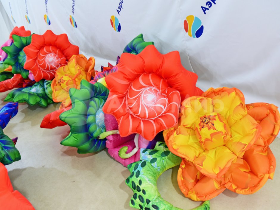 Фэнтези — яркая надувная гирлянда