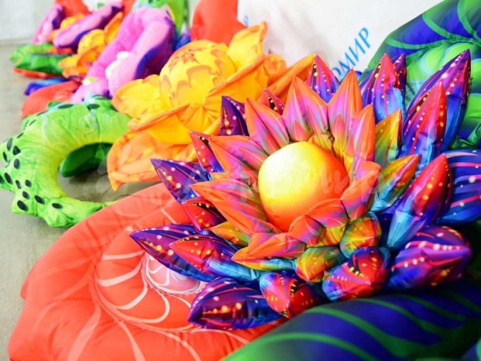 Фэнтези — яркая надувная гирлянда