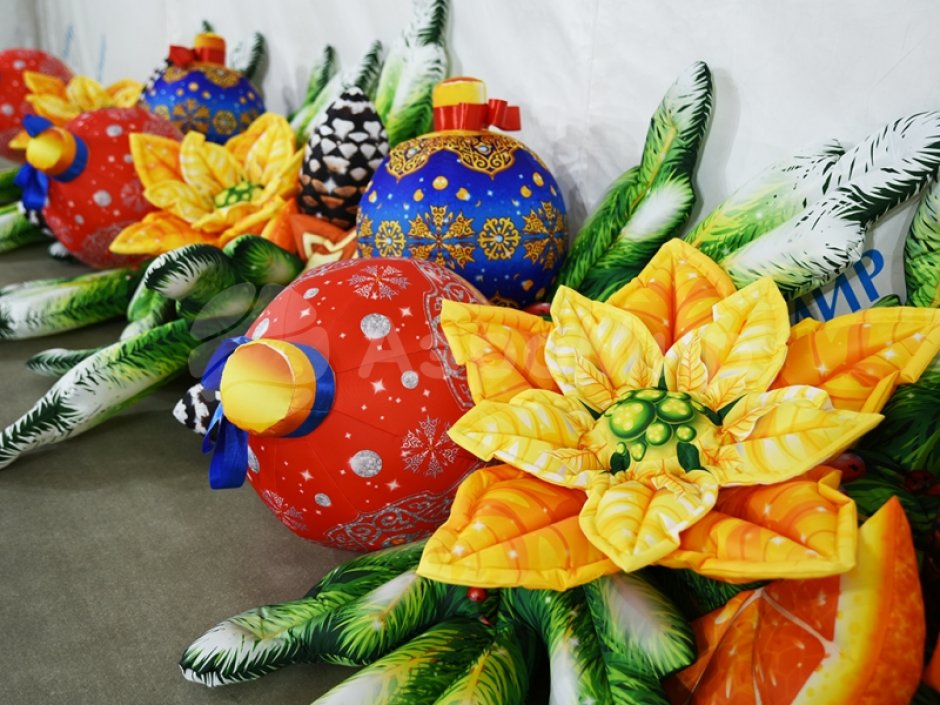 Гирлянда новогодняя — надувная декоративная