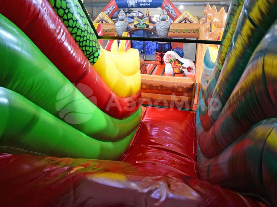 Надувной батут Большой Змей Горыныч — большой авторский батут-горка на 66 м²