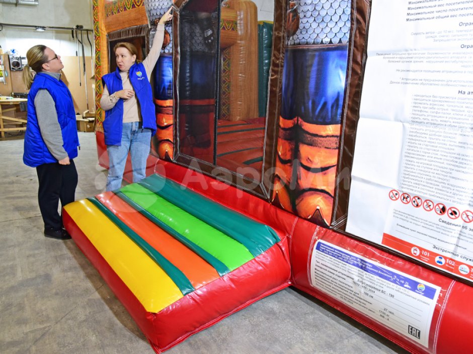 Надувной батут Большой Змей Горыныч — большой авторский батут-горка на 66 м²