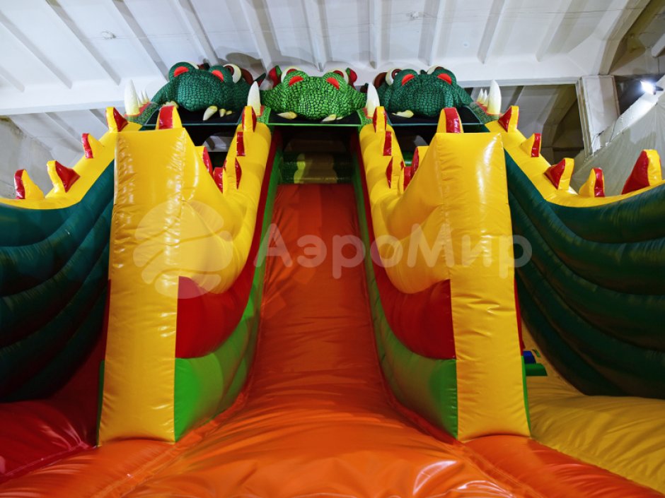 Надувной батут Большой Змей Горыныч — большой авторский батут-горка на 66 м²