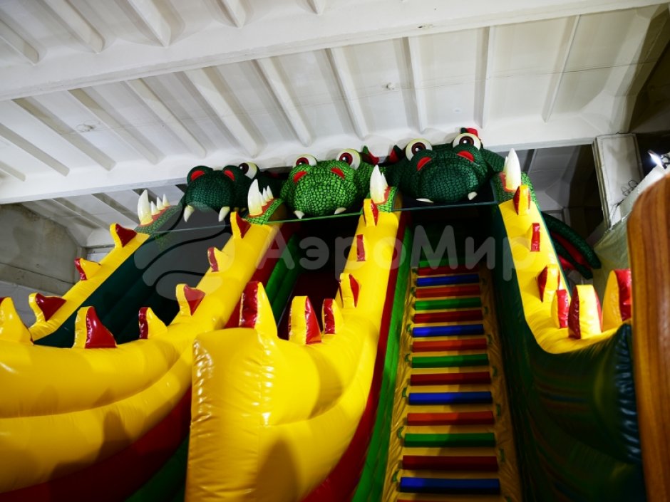 Большой надувной батутный комплекс Змей Горыныч