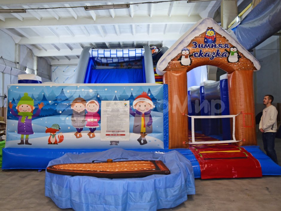 Надувная горка БС-102 «Зимняя сказка»