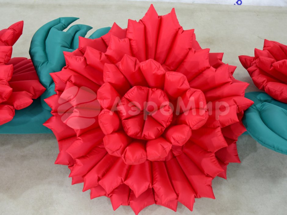 Надувные цветы гвоздики — гирлянда из гвоздик