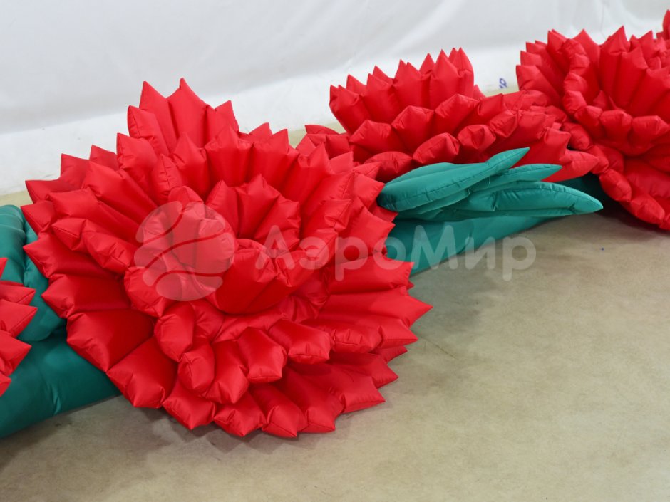 Надувные цветы гвоздики — гирлянда из гвоздик