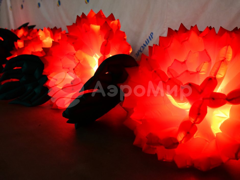 Надувные цветы гвоздики — гирлянда из гвоздик