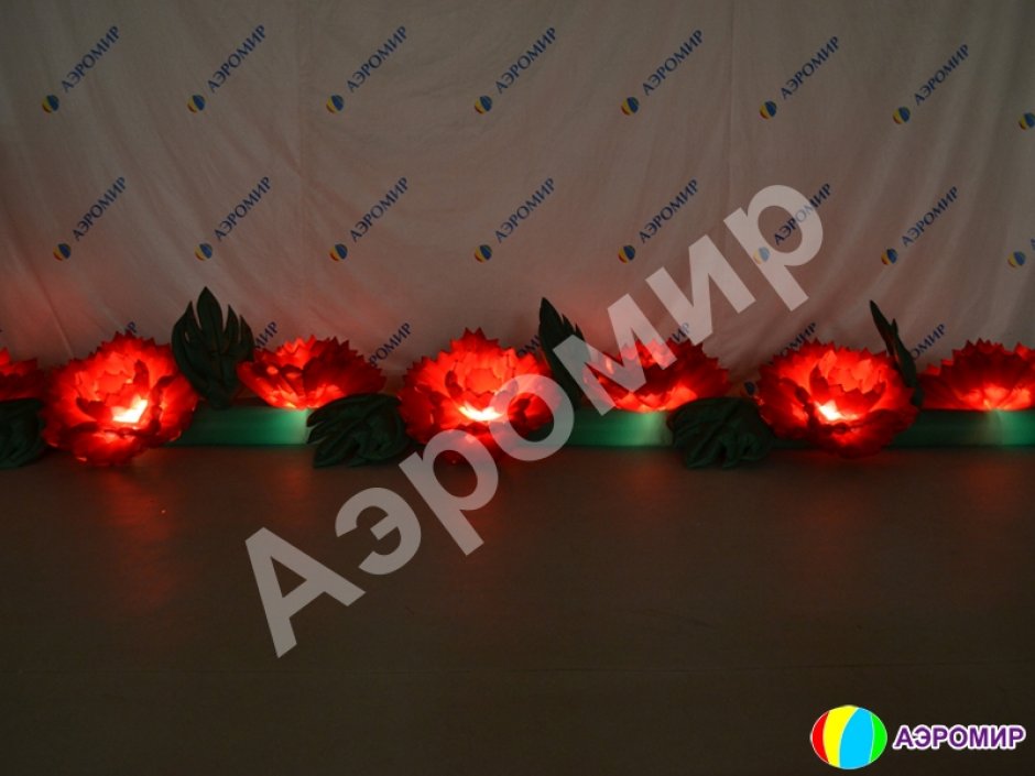 Надувные цветы гвоздики — гирлянда из гвоздик