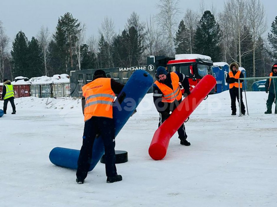 Гигантский хоккей — огромные клюшки и шайба для развлечения и командных игр