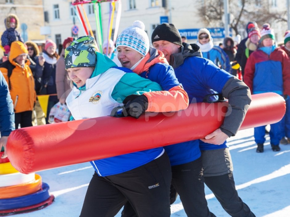 Командный игровой реквизит Бабука — надувная дубина для забав и состязаний