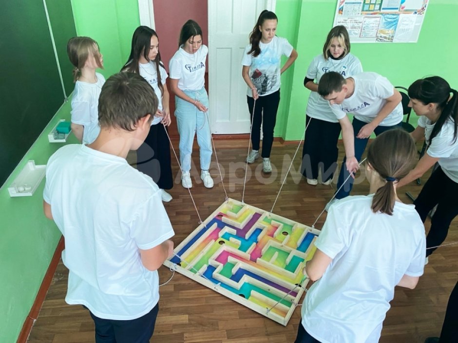 Лабиринт с шариком — командная игра