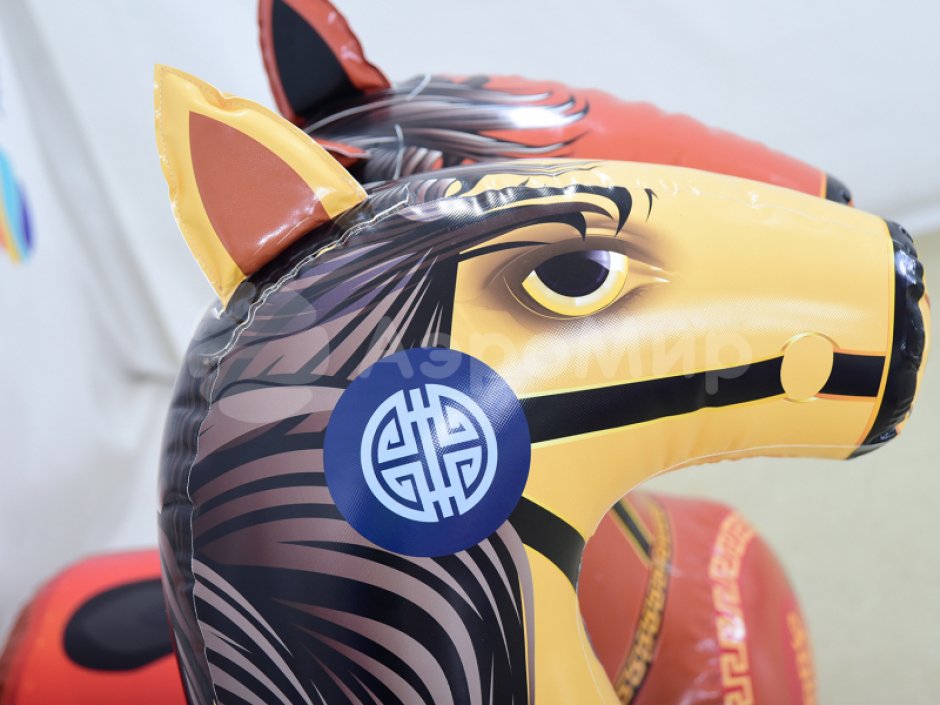 Лошадиные скачки — командный игровой реквизит для забегов и эстафет