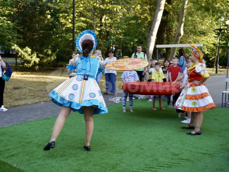 Командная забава — лови сковородкой