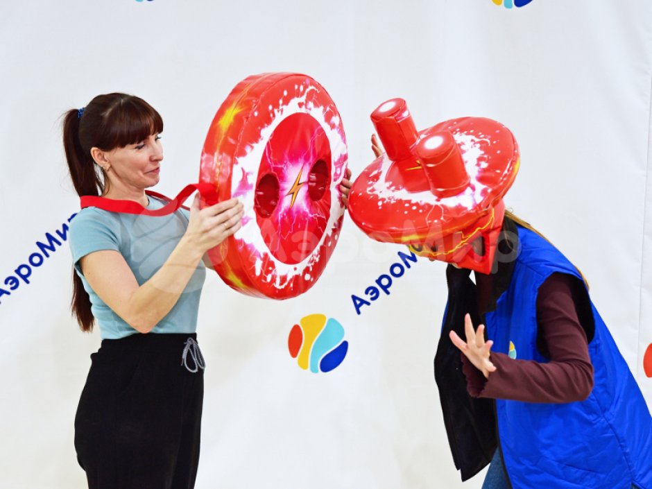 Гигантская розетка — командный аттракцион на двоих участников