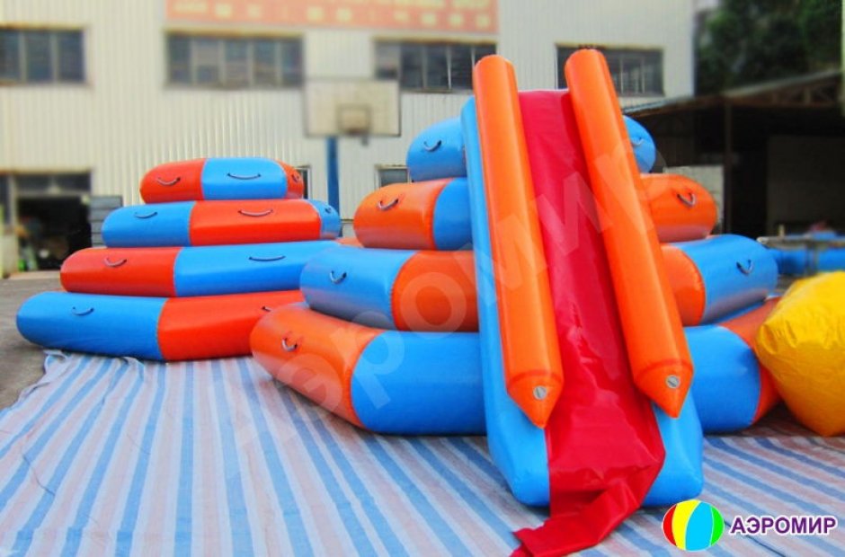 Надувная Пирамида для водного аттракциона