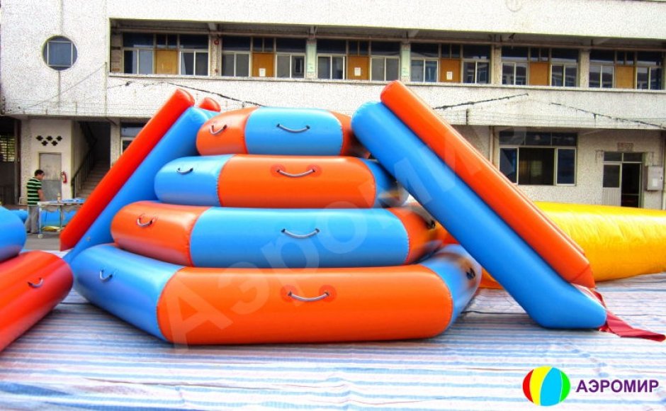 Надувная Пирамида для водного аттракциона