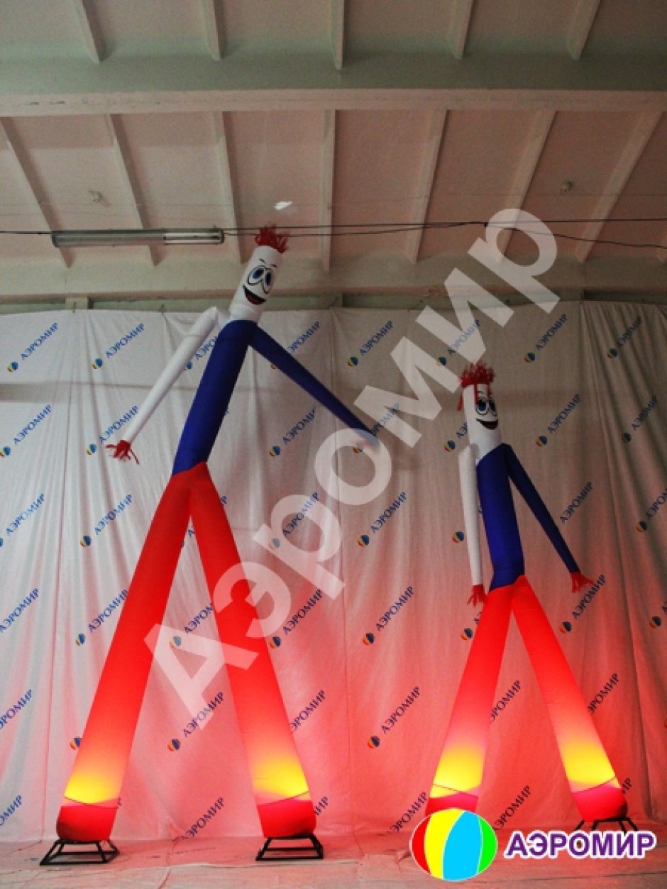 Аэромен в национальных цветах триколора белый синий красный