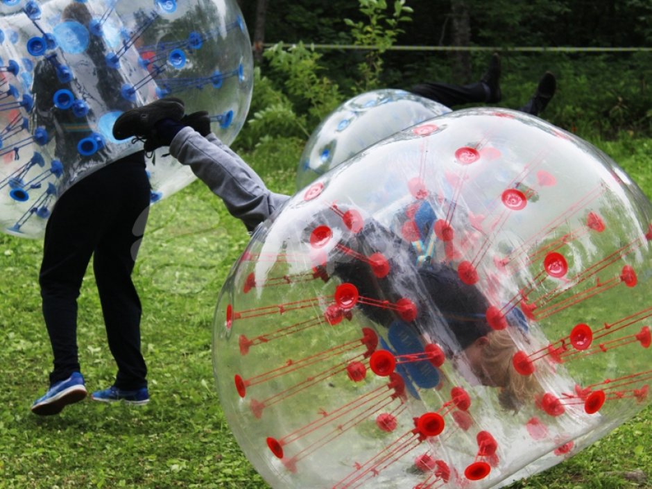 Бампербол (Bumperball) – футбол в шарах