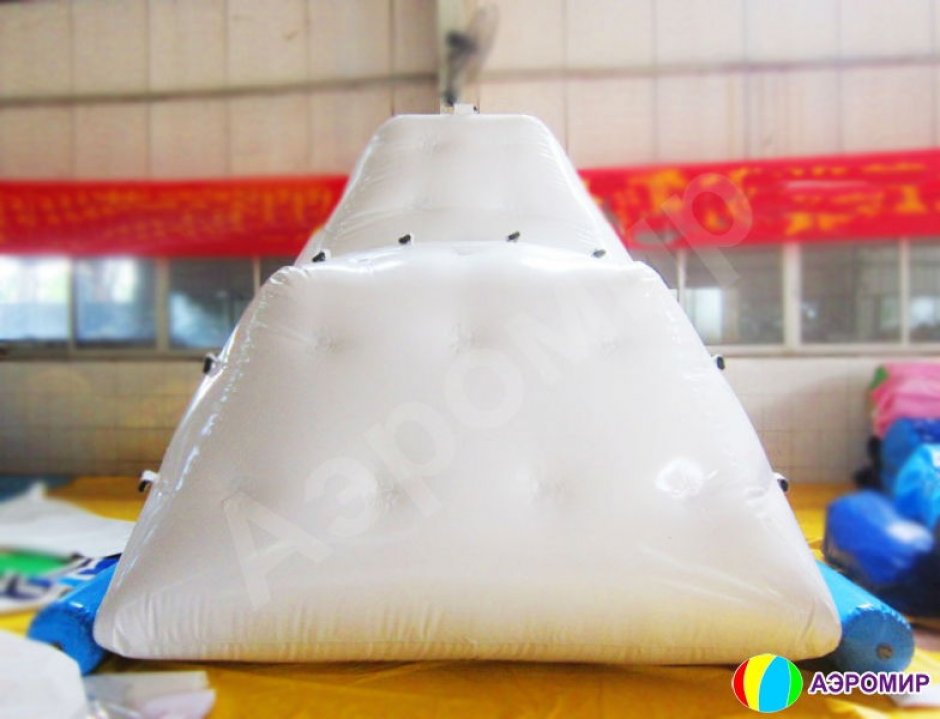 Надувная водная горка скала