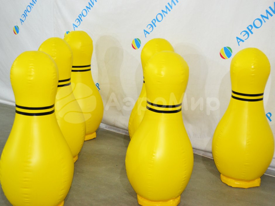 Надувные кегли с мячом