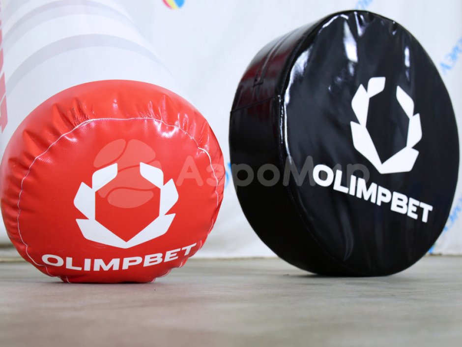 Гигантский хоккей — огромные клюшки и шайба для развлечения и командных игр