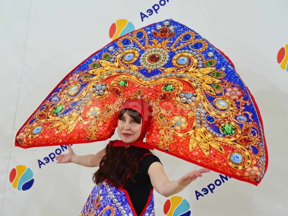 Мега кокошник