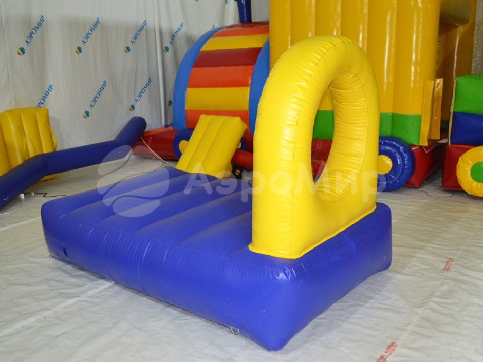 Надувное кольцо — игровой элемент полосы препятствий