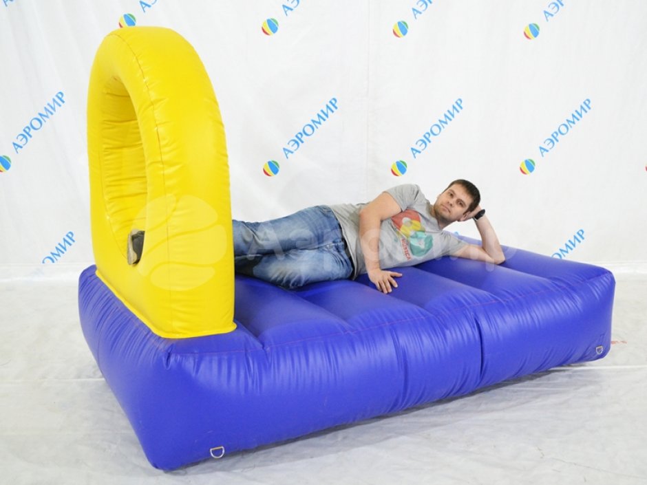 Надувное кольцо — игровой элемент полосы препятствий