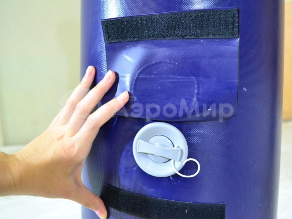 Большое баскетбольное кольцо с гигантским мячом