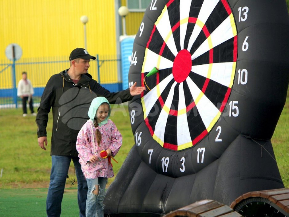 Надувной дартс