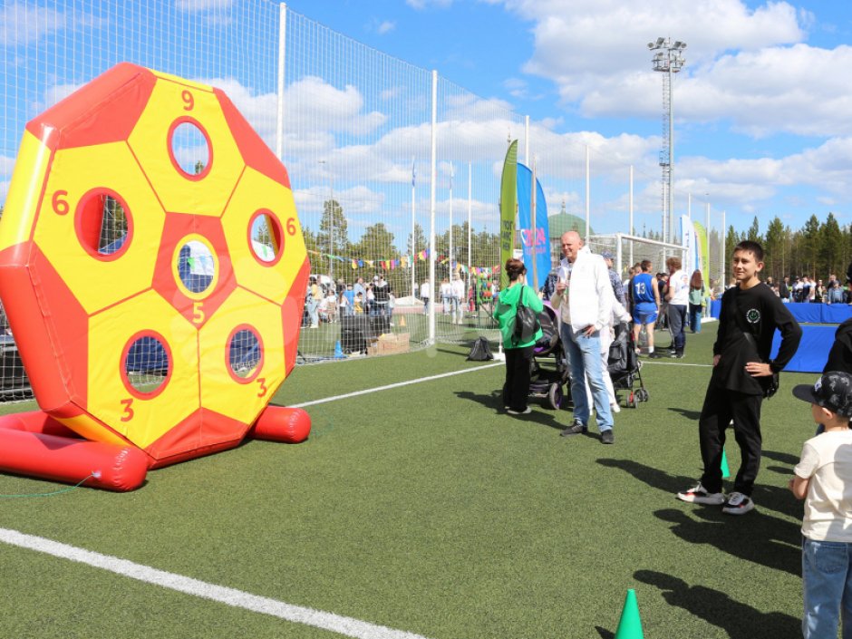 Бей пенальти — игровой футбольный аттракционы на меткость