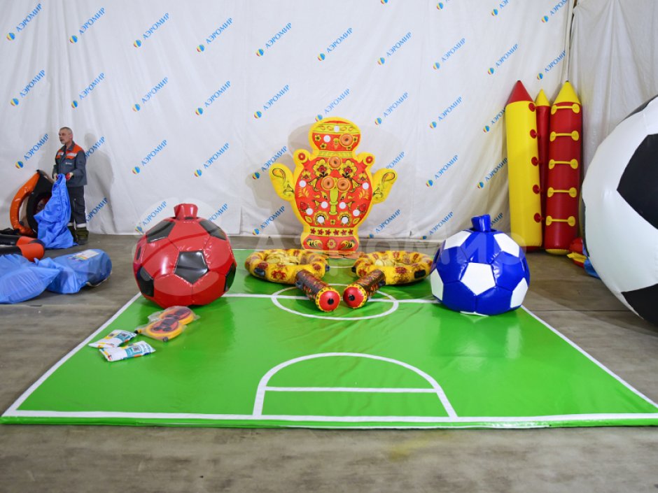 Сумо Футбол — костюмы мячей, командный аттракцион на двоих 