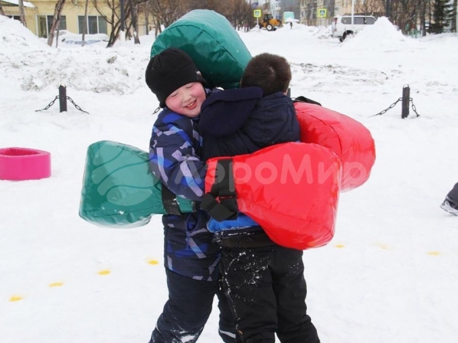 Гигантские перчатки — для шуточных боев, игр и развлечений детей и взрослых