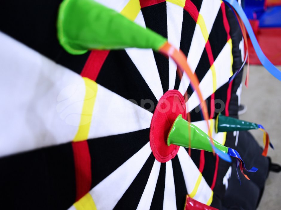 Надувной дартс