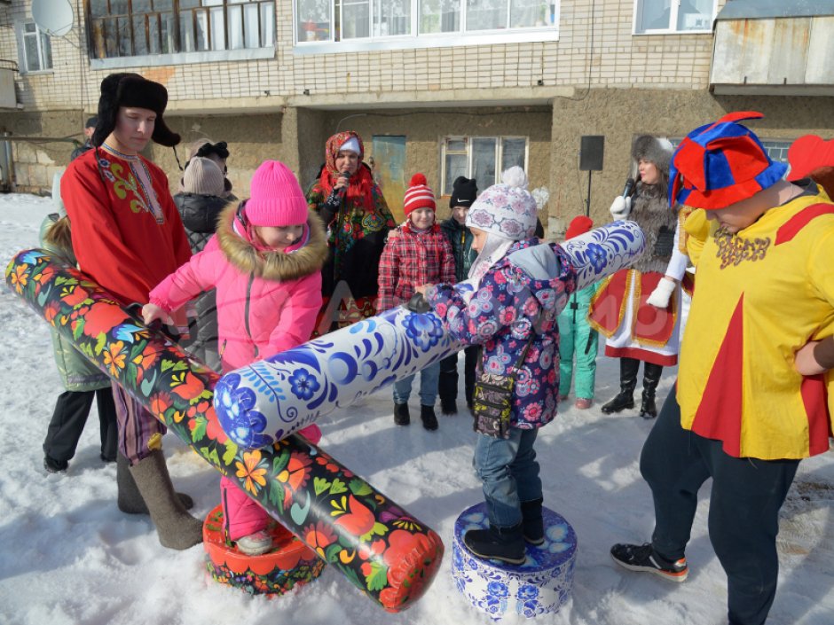 Командный игровой реквизит Бабука — надувная дубина для забав и состязаний