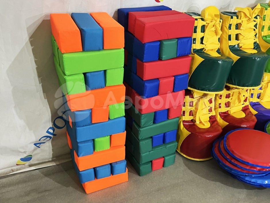 Гигантская дженга — популярная игра формата XXL