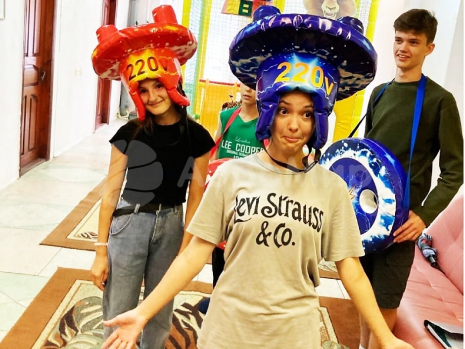 Гигантская розетка — командный аттракцион на двоих участников