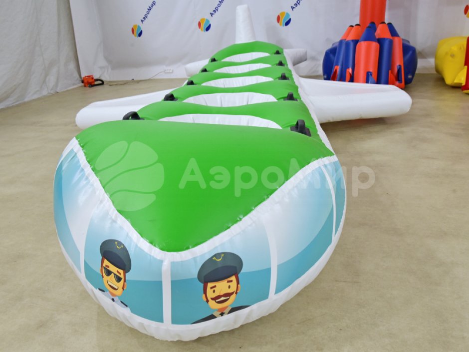 Самолет — игровое оборудование на силу и ловкость